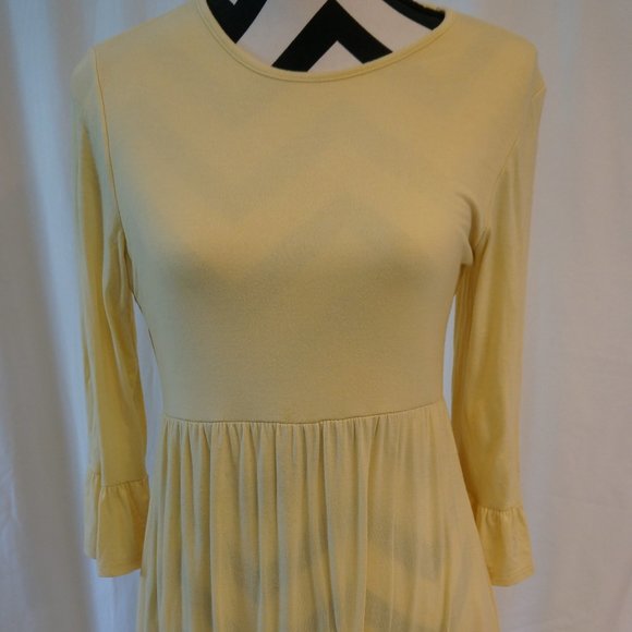 Yellow Maxi dress - Picture 1 of 3